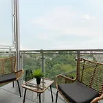 Sky Home- Wood Penthouse -Manufaktura, Parking, Klimatyzacja, Dostep Na Kod