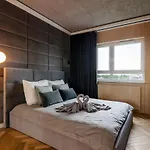 Sky Home- Wood Penthouse -Manufaktura, Parking, Klimatyzacja, Dostep Na Kod