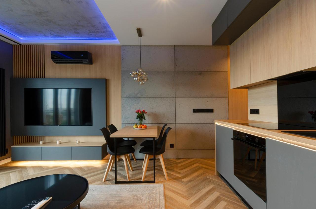 Sky Home- Wood Penthouse -manufaktura, Parking, Klimatyzacja, Dostep Na Kod * Lodz (Lodz)